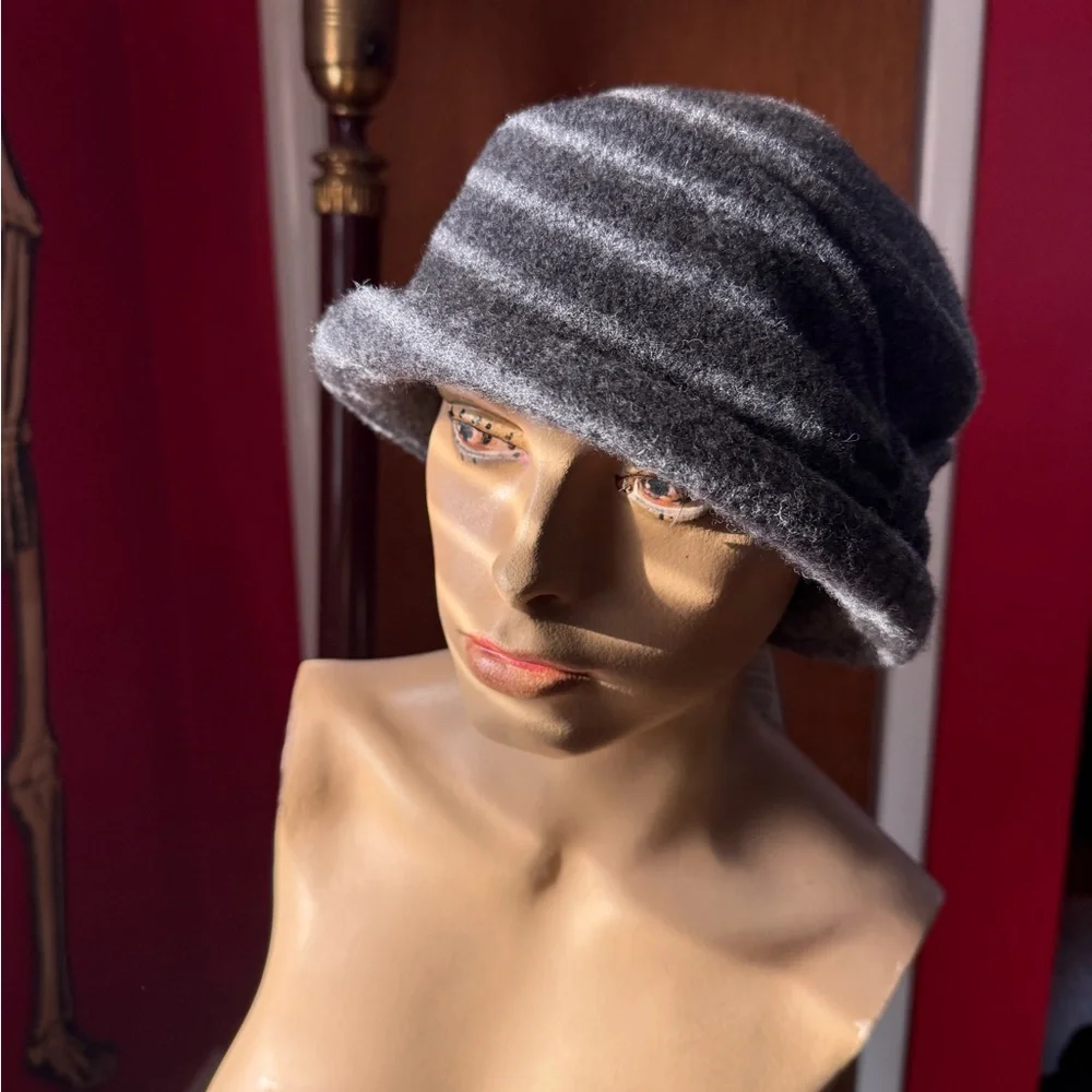 NWT 100% Wool Gray Scala Hat - Picture 3 of 10